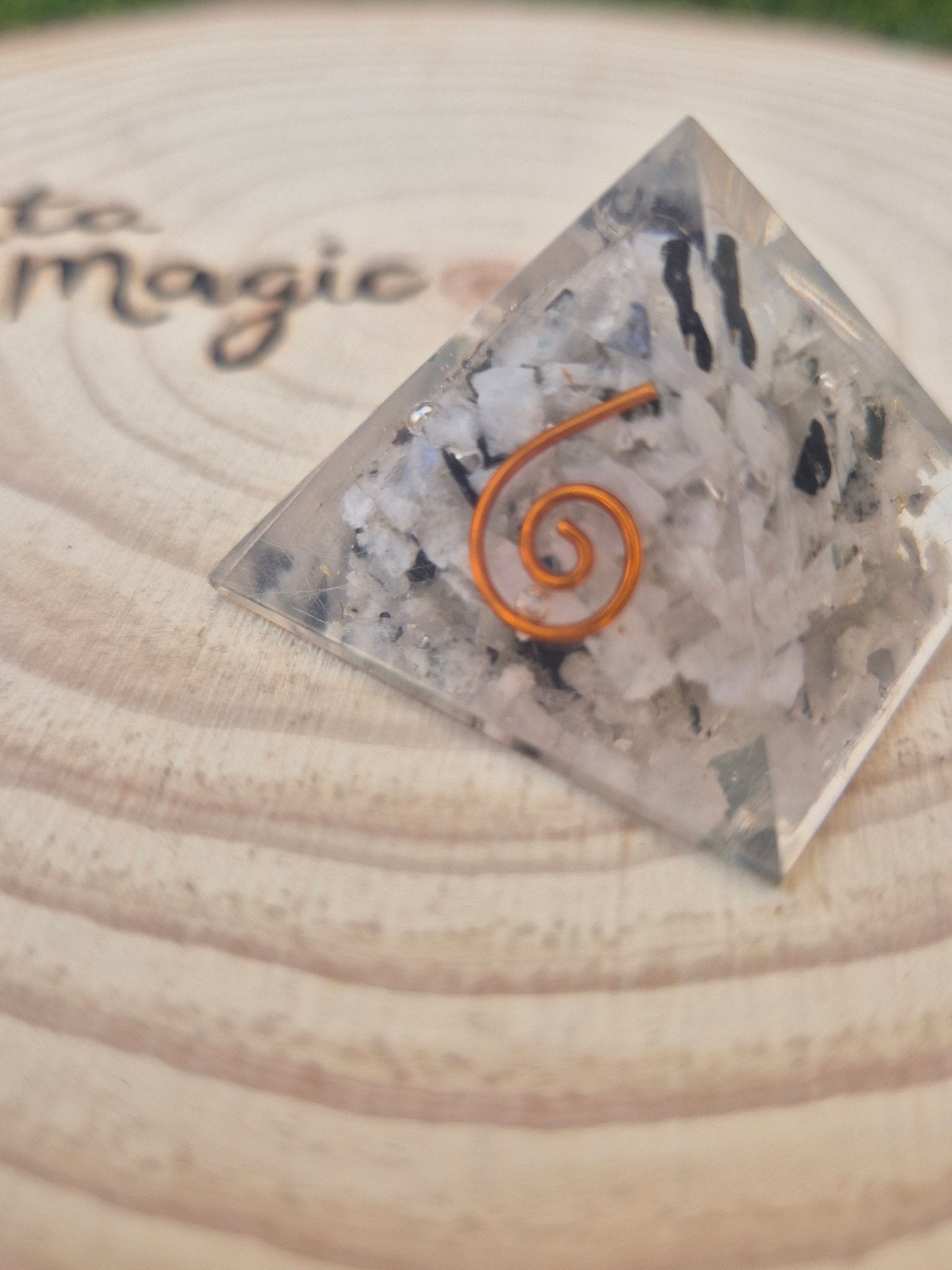 Mini Orgonitas 3x3cm - Armonía, Protección y Transmutación Energética orgonitaTienda esotérica Málaga - La Tienda de Tata Magic: tienda Esotérica en Málaga